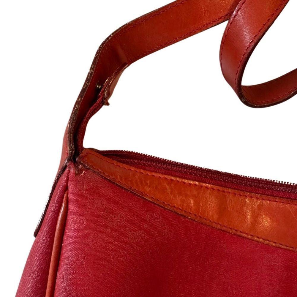 Gucci Red Crescent Shoulder Bag with Gold Logo Plaque - Picture 6 of 12